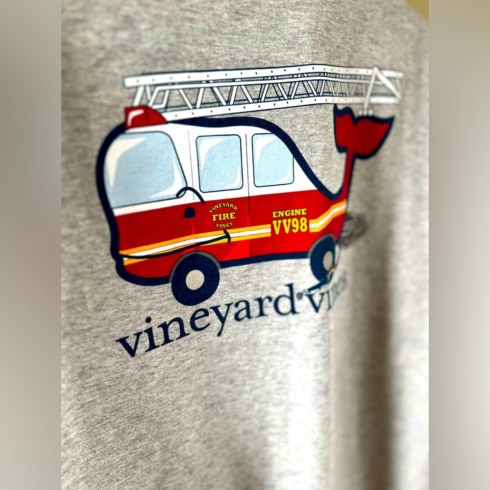 Vineyard Vines Men’s XL with Firetruck Logo